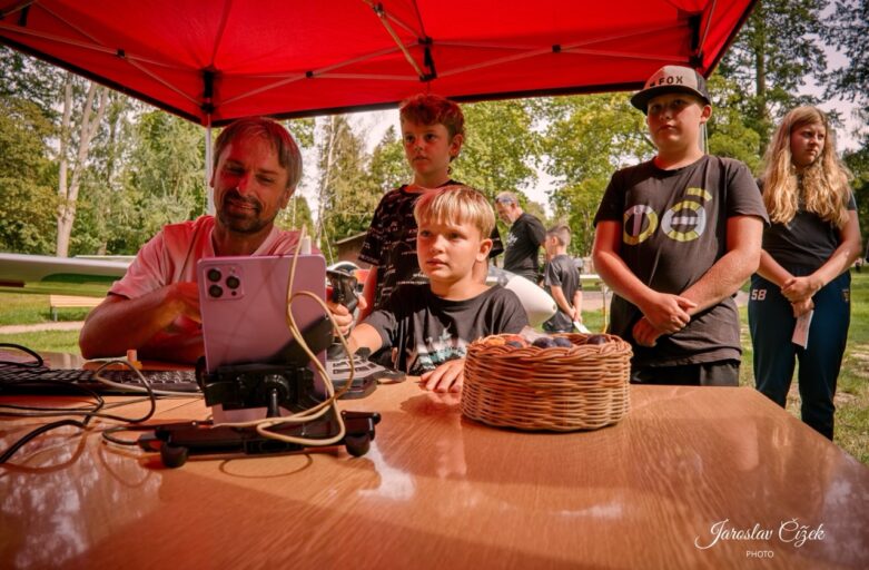 Aeroklub Hořice na akci „Nuda? Neznáme!“